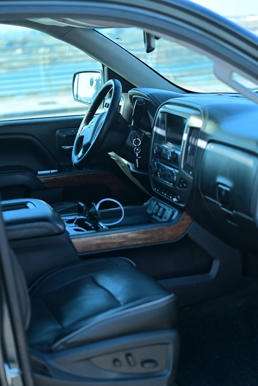 سلفرادو للبيع فول هاي كانتر 2017

المسافة المقطوعة 209 الف كيلو

حادث الجاملغ الورا الايمن صبغ وشبر بل جاملغ الامامي صبغ وتصليح خفيف في الشاصي من ورا بلاخير

السيارة باب كبير بدي قصير

رقم اربيل تحويل مباشر

محرك 5300

كابون بانزين نينوى

كير 8 نمر

سياره حيل نظيفه ماشالله وضع شركه

مكان السياره موصل

التواصل ***********///***********
