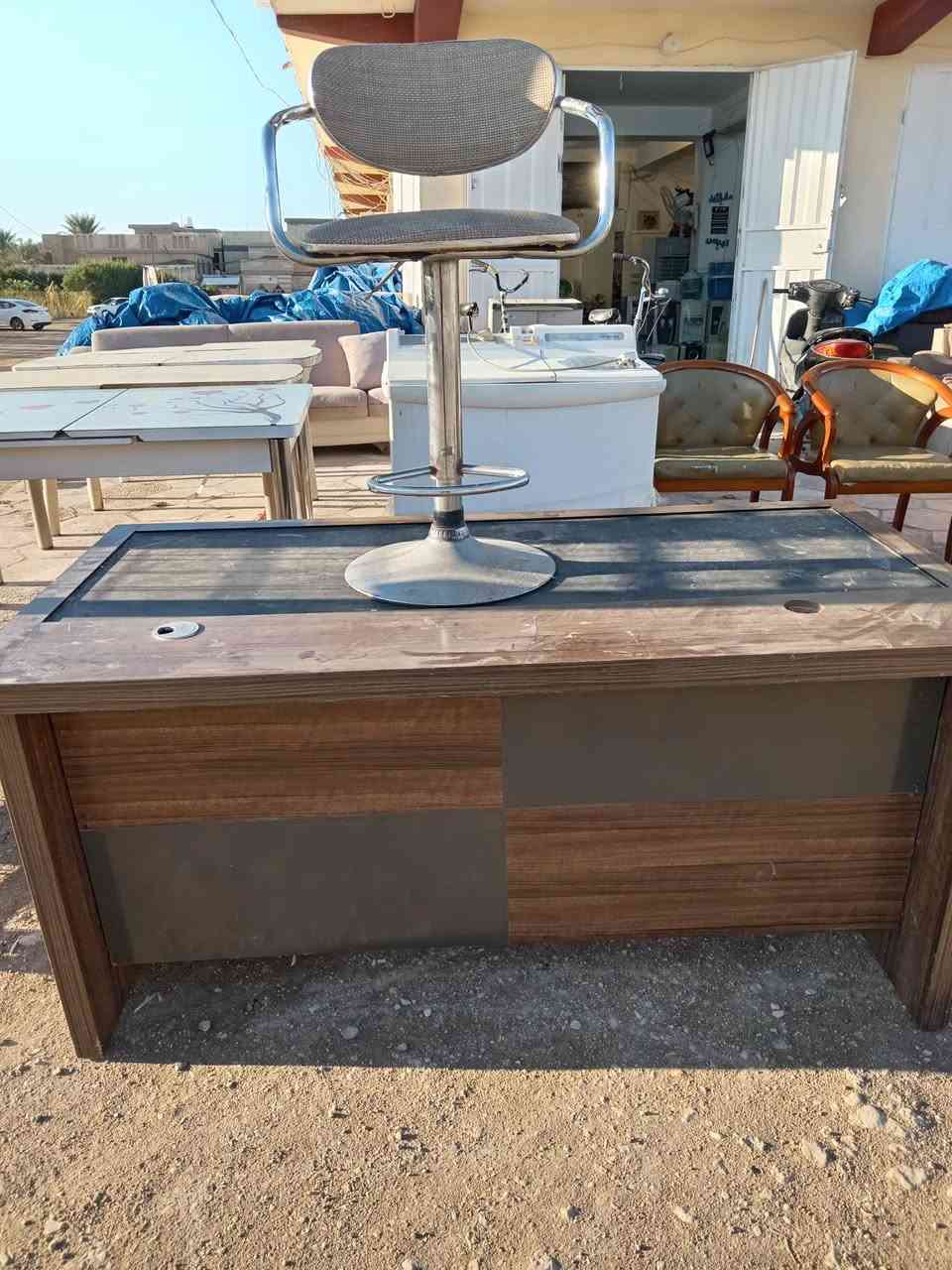 ميز مكتب مع كراسي متحرك السعر 100 الف
العنوان كربلاء الحر القادسيه قرب الحديقه
اي ستفسار ***********
