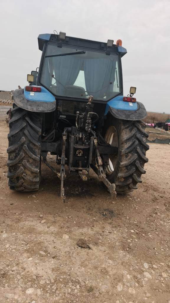 السلام عليكم تركتر نيهولند 115الحجمTm موديل 2001 محرك رصاصي اوتماتيك نص كهربائي مابي سوبر عادي  رقم سليمانيه ابسمي المكينه في كركوك  السعر خابر ودلاللل *********** كركوك, العراق
