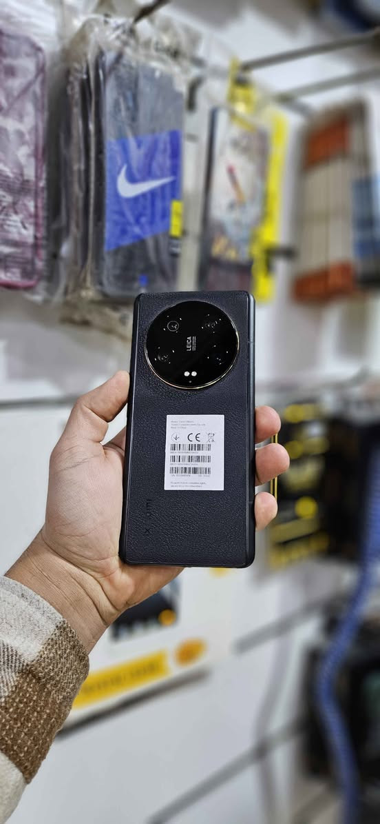 Mi 13 ultra 
عملاق شاومي الوحش

ذاكره 512/12+12g

نظافه 💯💯
مكفول حتى من الشخط 
استعمال قليل جداً
 
معالج snapdragon 8gen2
كاميرات احترافيه لايكا الالمانيه
زووم 120x

ملحقات كامله
شاحن سريع جدا 90W

السعر 650الف
بابل سوك الحله شارع المكتبات مكتب الماسه للموبايل
متوفر توصيل جميع محافظات

بيع أو مراوس استفسار خاص أو اتصال 

***********
*********** حلة, بابل
