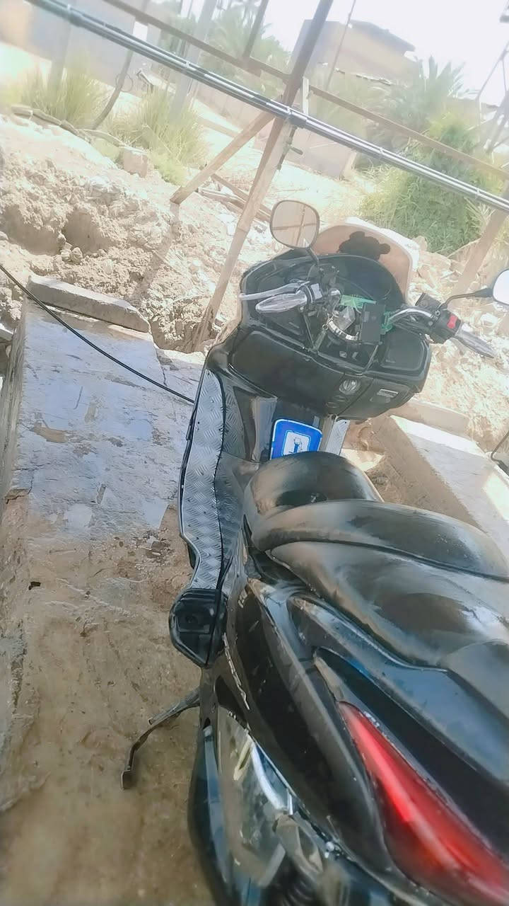 دراجه 08مشروطه شرط مكينتها شلعه ومعدل لكهربايات كلها شغاله عوزها ترتيب بل كفرات بس ما متواجد عل فيس هاذا رقم تلفوني ***********
