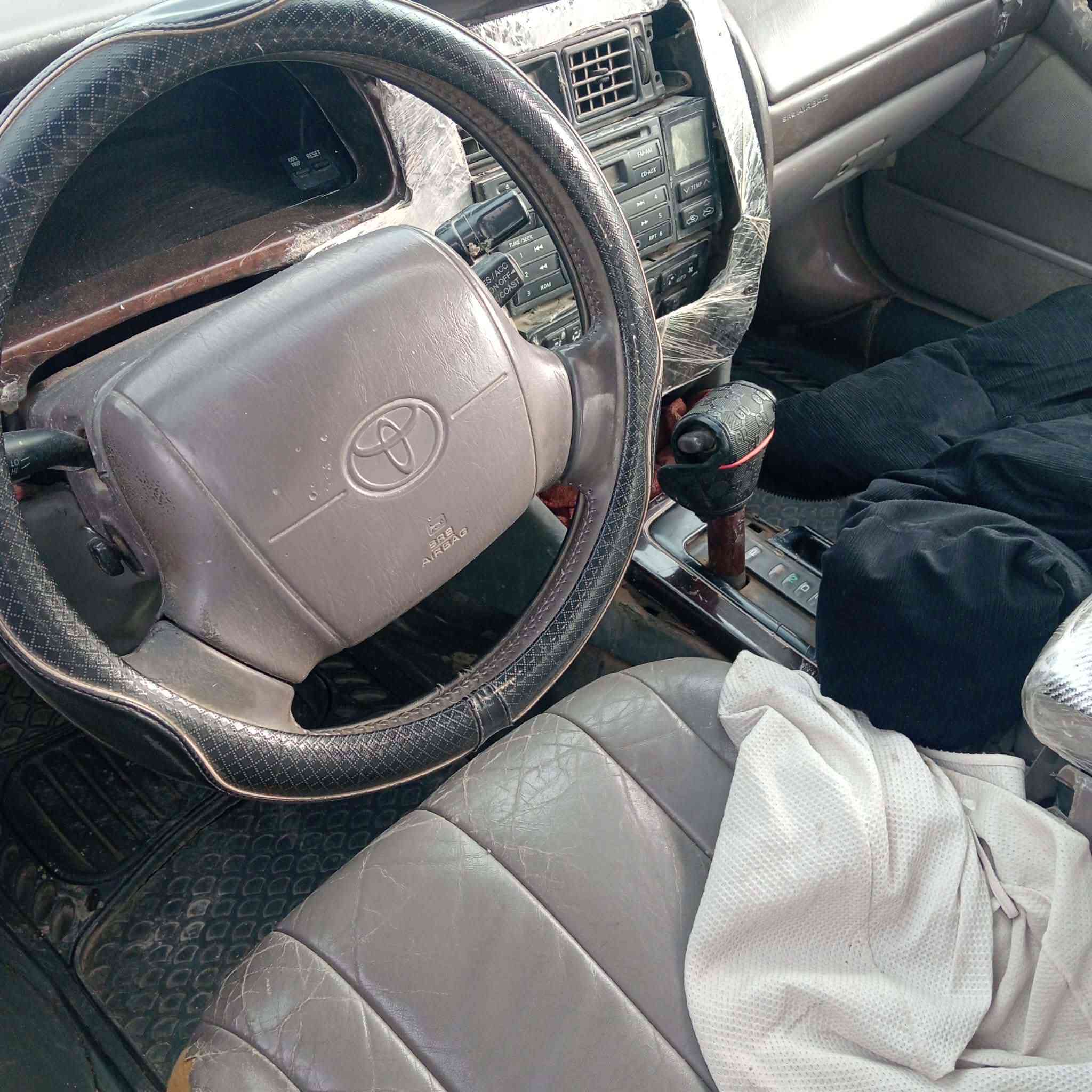 السلام عليكم افلون موديل 2000
رقم مثنى مشروع وطني تحويل .. وكاله ..
محرك بلاد 3000 ..V/6
كهربائيات كله شغاله 
حداديه 80%100
السعر 33 
مكاني ناصريه 
***********
