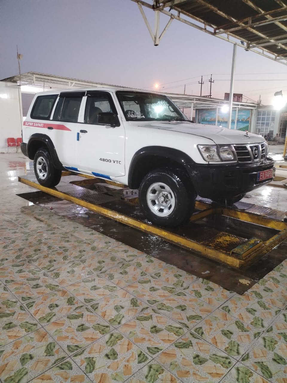 السلام عليكم نيسان باترول سلك مزوده ٢٠٠١ مكينه ٤٥٠٠ تبريد شغال دفع رباعي السيارة جاهزه والسيارة بدون كلك 
العنوان ميسان السعر ٣٥ ورقه اني مكلف بالنشر رقم صاحب السيارة ***********
