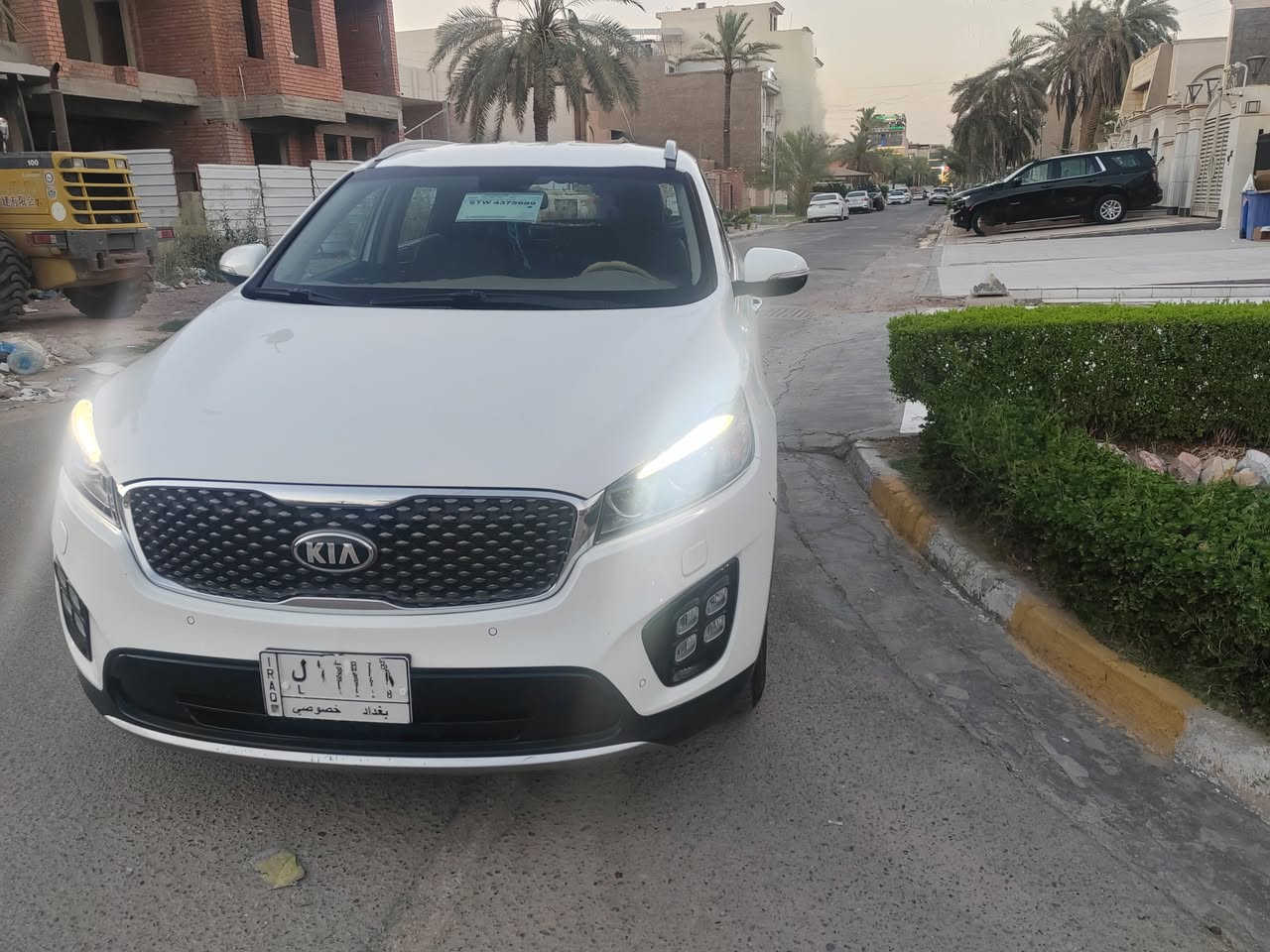 السلام عليكم  
كيا سورنتو موديل 2018 خليجي كفالة ماعدا 
فقط شخطوط  بالفديو والصور + ملاحظات بسيطة 

حدادية جديدة جداً 
 رقم بغداد 
 مامتعوبة نظيفة  
  ماشية 80 الف وقابل للزيادة
مواصفات السيارة 
بصمات ابواب 
بصمة تشغيل عدد 2
بصمة باب الصندوق 
صندوق كهرباء مع شفط
اشاير بالمري 
المري شفط
كامرا خلفية دوارة 
ويل كروم 19
نظام ترحيب  
زركات لايت
لد امامي
لد خلفي 
كشافات ضباب امامي 
كشافات ضبابي خلفي
حجم المكينة 6 سلندر المرغوبة
بردات تضليل خلفية بلادية 
كشنات جلد بلاديه
كشنات 2 كهربائي
مخارج اواكس يو اس بي
عدد المقاعد 7 راكب 
حساس امامي 
حساس خلفي 
مساعد ركن السيار
ستيرن كهرباء 
تحكم ستيرن  جهتين
نظام ايكو 
نظام سبورت 
نظام نورمال 
تبريد 3 قطع  ثلج الحمدلله 
ومواصفات اخرى 
مكان السيارة بغداد زيونة 
رقم الهاتف *********** 
السعر 220  من الاخير
