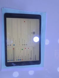 ايباد 8 ذاكره 128 نضيف سعره210 وتساب 07854495999