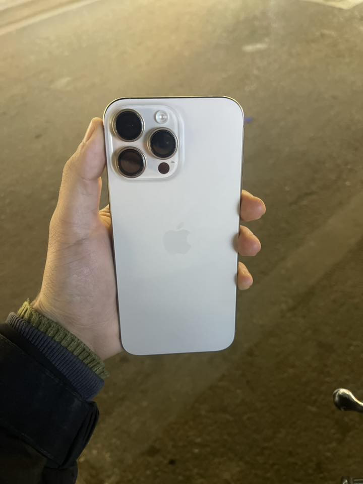 16pro max
256
بطاريه 100
نضيف استخدام شخصي 
مكاني الاعضمية
***********
