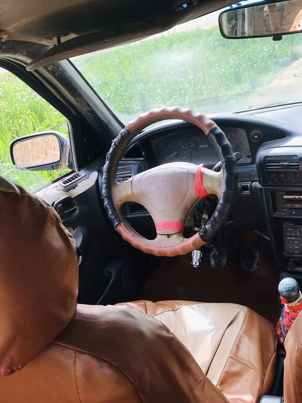 سلام عليكم ورحمة الله وبركاته سياره سيفيه موديل  ٩١ رقم واسط الماني سياره مصبوغه عام كير محرك مكفولات السياره خير من الله السعر ٢٠ وبيه مجال رقم الهاتف *********** مكاني واسط شارع المطار 💥🍒🌺
