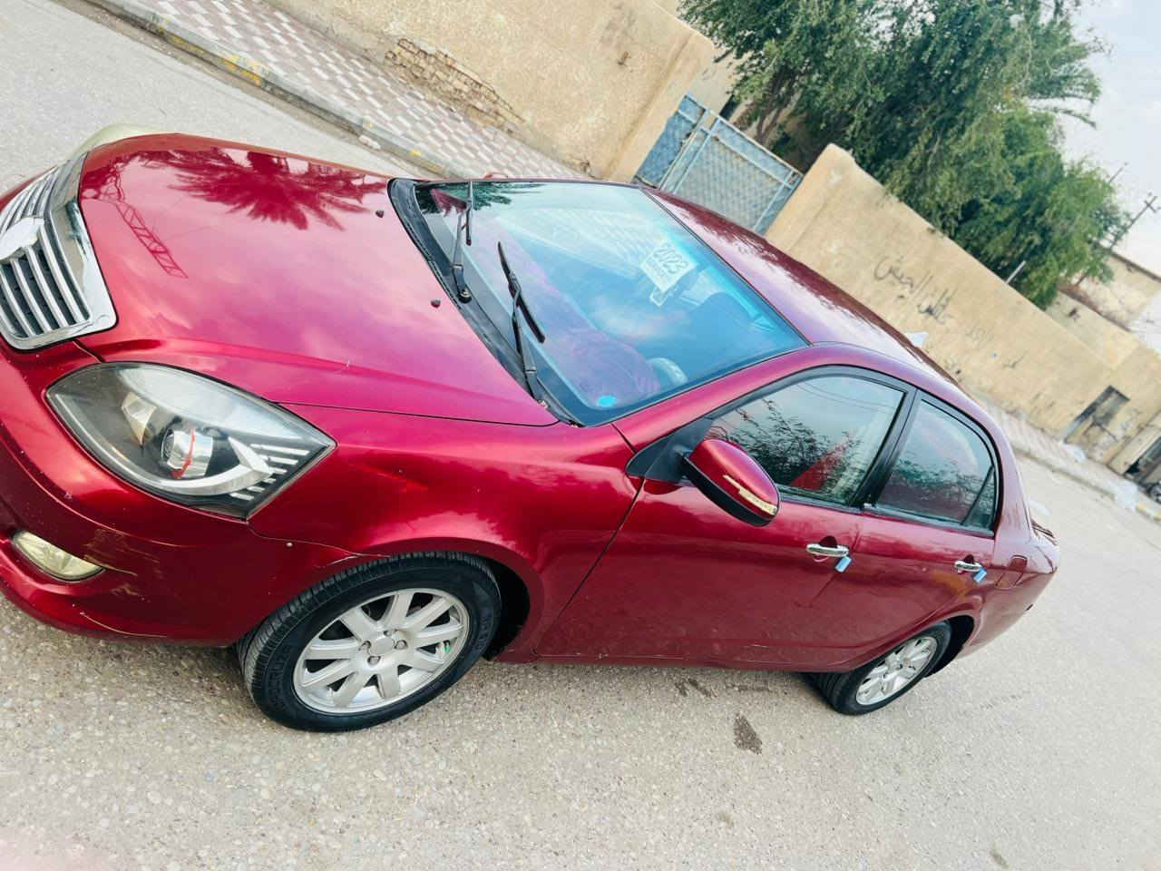 السلام عليكم سياره البيع جيلي موبل موديل 2013 سياره مكفوله من ضربه وتبديل مكينه وكير كفاله حداديه جديده تخم  تاير ويل جدد توني شادهن   مشروع وطني سنويه 28  كهربايات كله شغاله  تبريد شغال شاشه وكامره شغالات مكاني عماره السعر 38 وبيه مجال  رقم الهاتف  ***********
