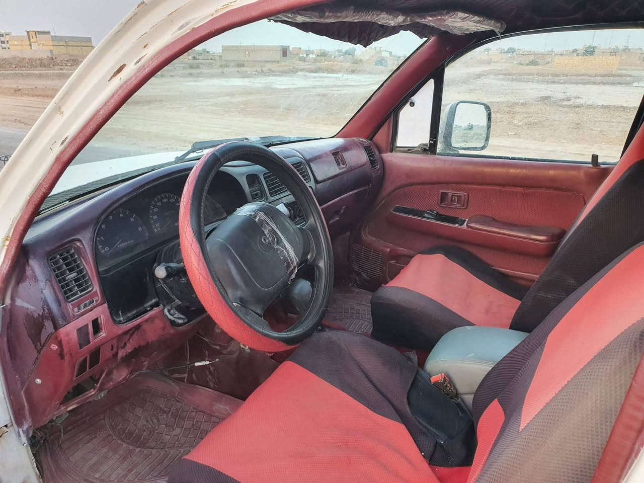 السلام عليكم بيكم جمره موديل 1998 مكينتها البلاديه كير اوتماتيك رقم بصره (ر) سياره حلوه مصبوغه جماليه كهربائيات شغاله سياره جاهزه السعر 55 العنوان بصره قضاء المدينه رقم‏‪***********‬‏ القرنة, البصرة
