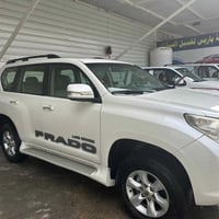 برادو 2012 كويتية بيها بارد بالجاملغ الخلفي على كد شبر وبيها شخط بسيط ...