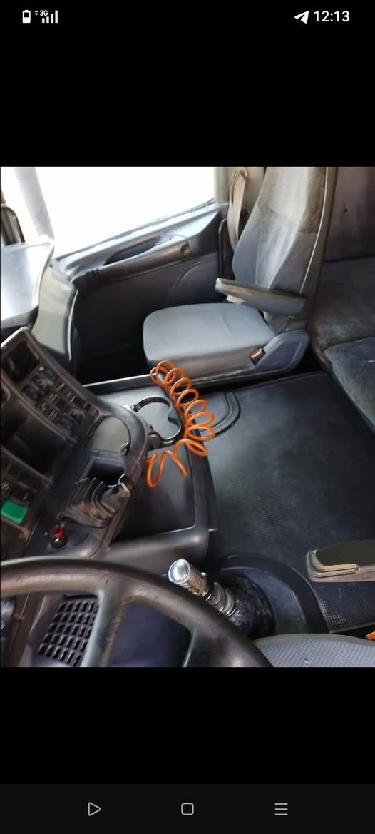 ياالله السلام عليكم اللبيع سكانيه بومه موديل 2000, مكينه انجكتر 124Lلا تنقيص ولابخار  تخم تاير مكفول كفاله عامه تبريد ثلج تدفئة السعر 135 للاستفسار ***********
