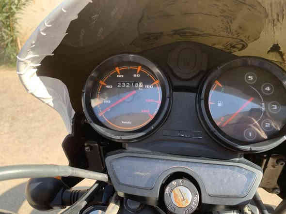 سلام عليكم بوكسر للبيع موديل 2023 بسمي رقم انكليزي جديد نضيفه ولا مفتوح بيها ولا برغي شرط  محتاج وا اريد ابيع  ب 1500 رقمي *********** وتساب موجود
