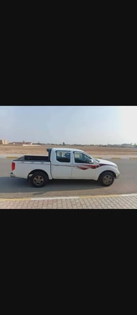 نيفارا موديل 2009 رقم شمالي الضرر مشر بالصوره رقم صاحب السياره 0751120...