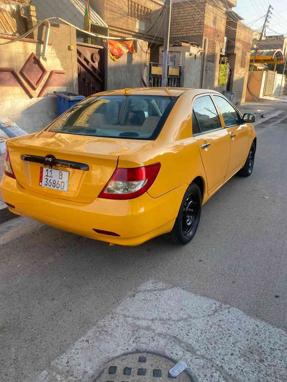 السلام عليكم 

 BYD  ٢٠١١
سيارة كير مكينه تبريد مكفول وبيها منظومة غاز مصبوغ عام جماليه 
بيها ضربه جاملغ وره صفحة السايق هيئة غرامات مصفرة ، ( السيارة بأسمي )
السعر ٤٣ وبيها مجال للطيبين 
*********** ما متواجد ماسنجر
