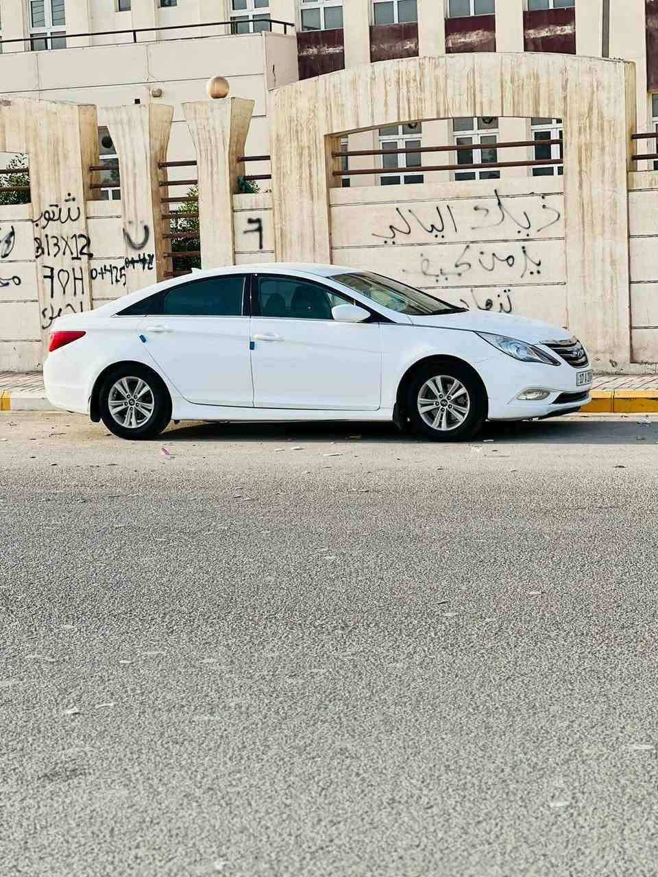 سلام عليكم سوناتا 2014
مثنئ رقم دولي سياره جاهزه من كلشي 
محرك 2400 
صبغ حزام بدون اي عابر 
وتبديل كفر جاملغ خلفي 
سياره احلا من الصوره تبريد شغال
مكان السياره الرميثه ترهم مراوس اوبمتا ١٠او سوناتا10
***********

