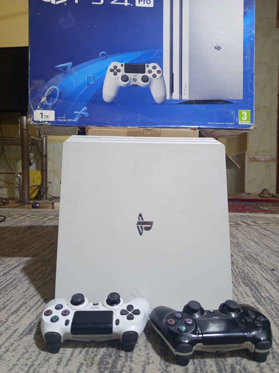 PS4 Pro 
البلي شبه جديد باندل (لون مميز)
تهكير النظام 9.00 ويعد اول و أفضل تهكير مستقر 
الهارد واحد تيرا و يحتوي على 22 لعبة داخل الجهاز ويمكن إضافة الألعاب لحد 30 لعبة او أكثر
*********** القرنة, البصرة
