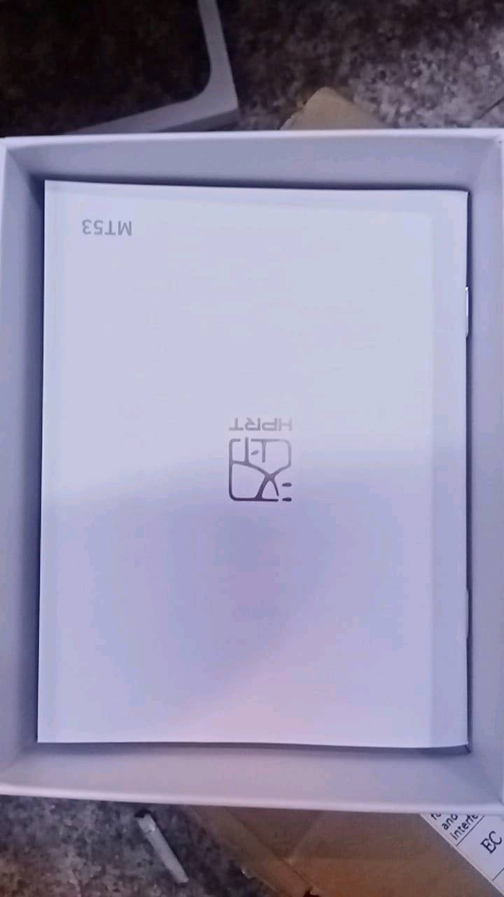 طابعة صور محمولة HPRT MT53 أصلية
ماركة معروفة بجودة الطباعة والاعتمادية
🔹 تقنية الطباعة: ZINK (بدون حبر)
🔹 الربط: بلوتوث
🔹 تدعم: Android و iOS
🔹 حجم الطباعة: 2×3 إنش
🔹 دقة طباعة عالية
🔹 بطارية مدمجة قابلة للشحن
✅ تطبع الصور مباشرة من الموبايل خلال ثواني
✅ حجم صغير وسهلة الحمل
✅ مناسبة للهدايا، الذكريات، الرحلات والمناسبات
📦 الحالة: شغالة 100%
📦 تجي ويا الكارتون الأصلي وجميع ملحقاتها
📦 مجرّبة وجاهزة للاستخدام
📩 للمراسلة والاستفسار خاص
سعرها الف45 وبيها مجال للشراي
يتوفر توصيل لجميع محافظات العراق 5 الاف فقط