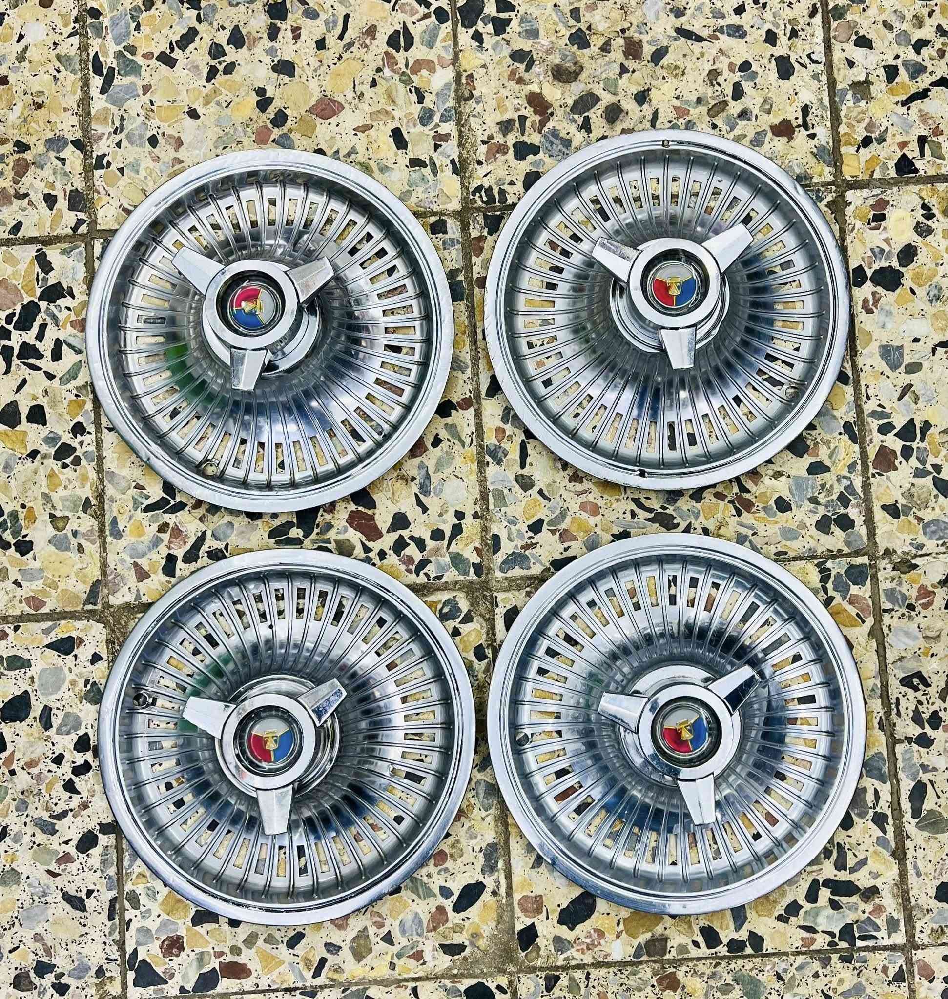 السلام عليكم البيع كبات اولدز حجم 14 ويرهمن 15 

                     مكصوصه سجاجينهن  ✂️ 
مكاني حريه 

***********
