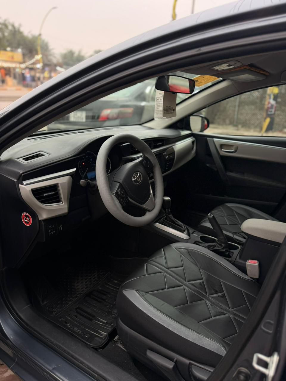 كورلا موديل 16 حادثها مثل ما موضح بالصوره السعر 127بيها مجال قليل السيارة ماشيه 135 الف 
مكان الغزاليه 

***********
