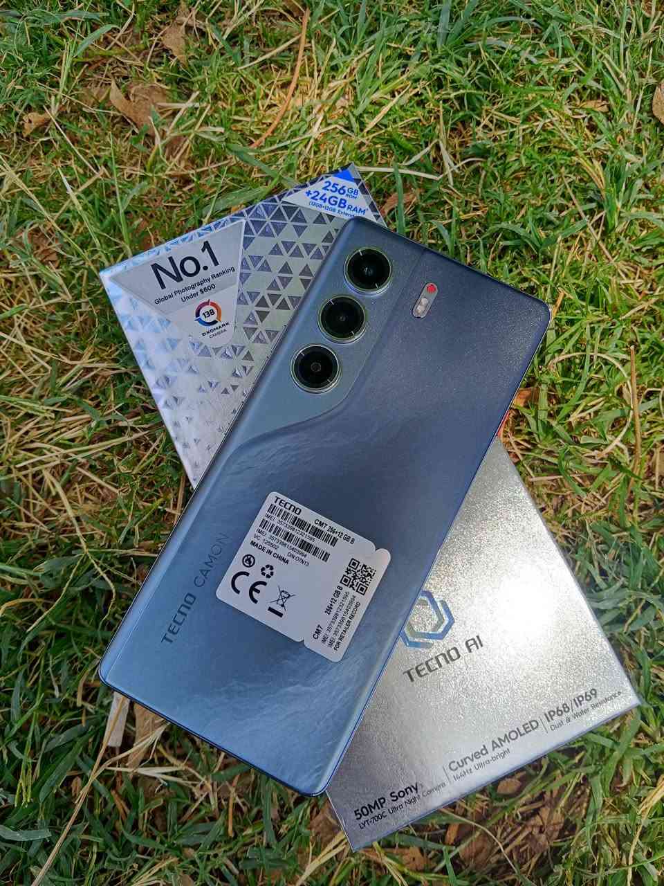 السلام عليكم كامون 40 برو 5G الجهاز نضيف 100% 100 مفتوح بس مامتخدم بالمحلات جاي ينباع ب435 اني ابيع ب380 وذا تريد توصيل داخل بغداد موجود ***********
