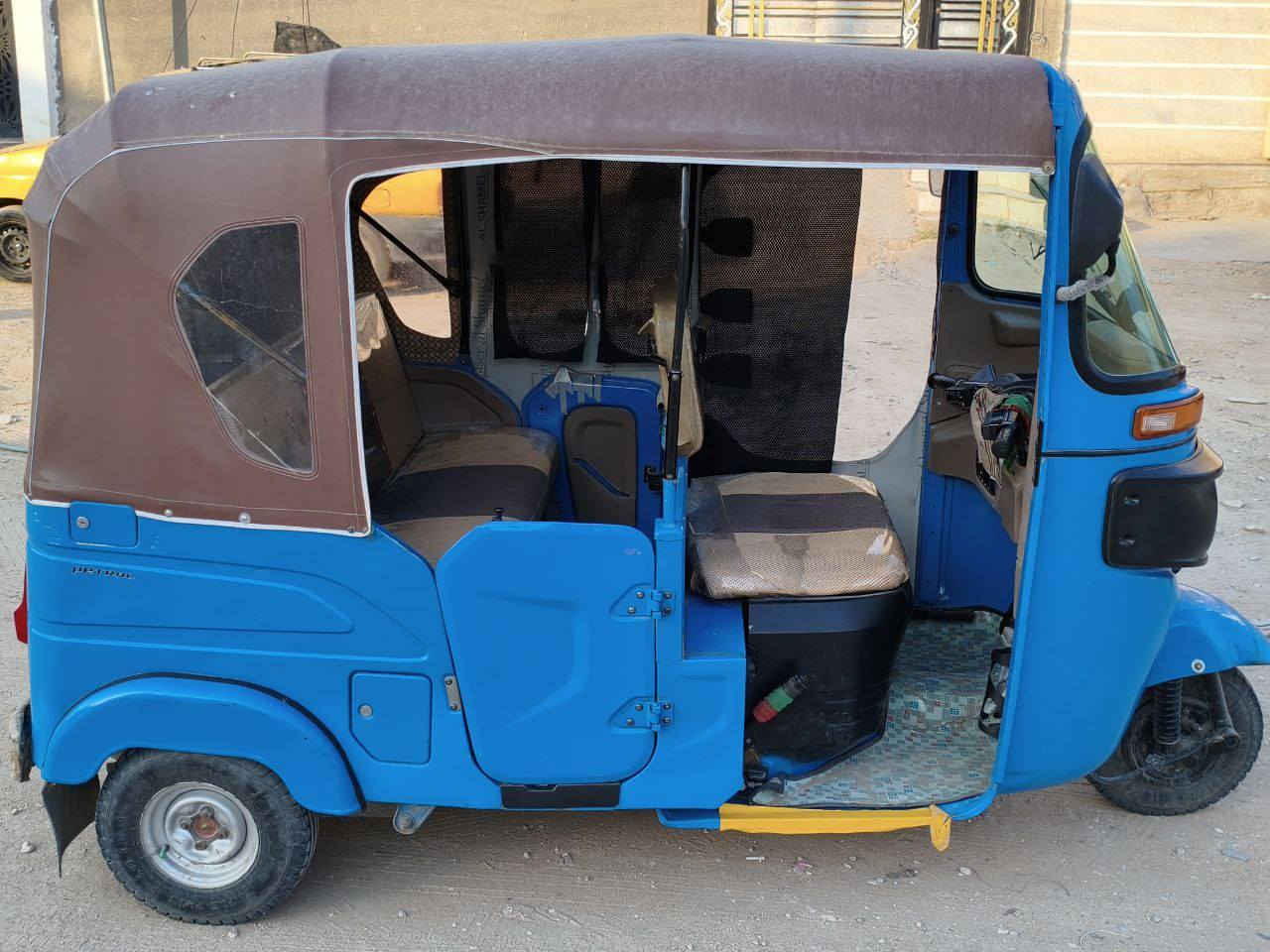 تكتك موديل 21كفاله عام نضيفه كلش وراق سعر 7250 وبيه مجال حك اجيه رقم ***********
