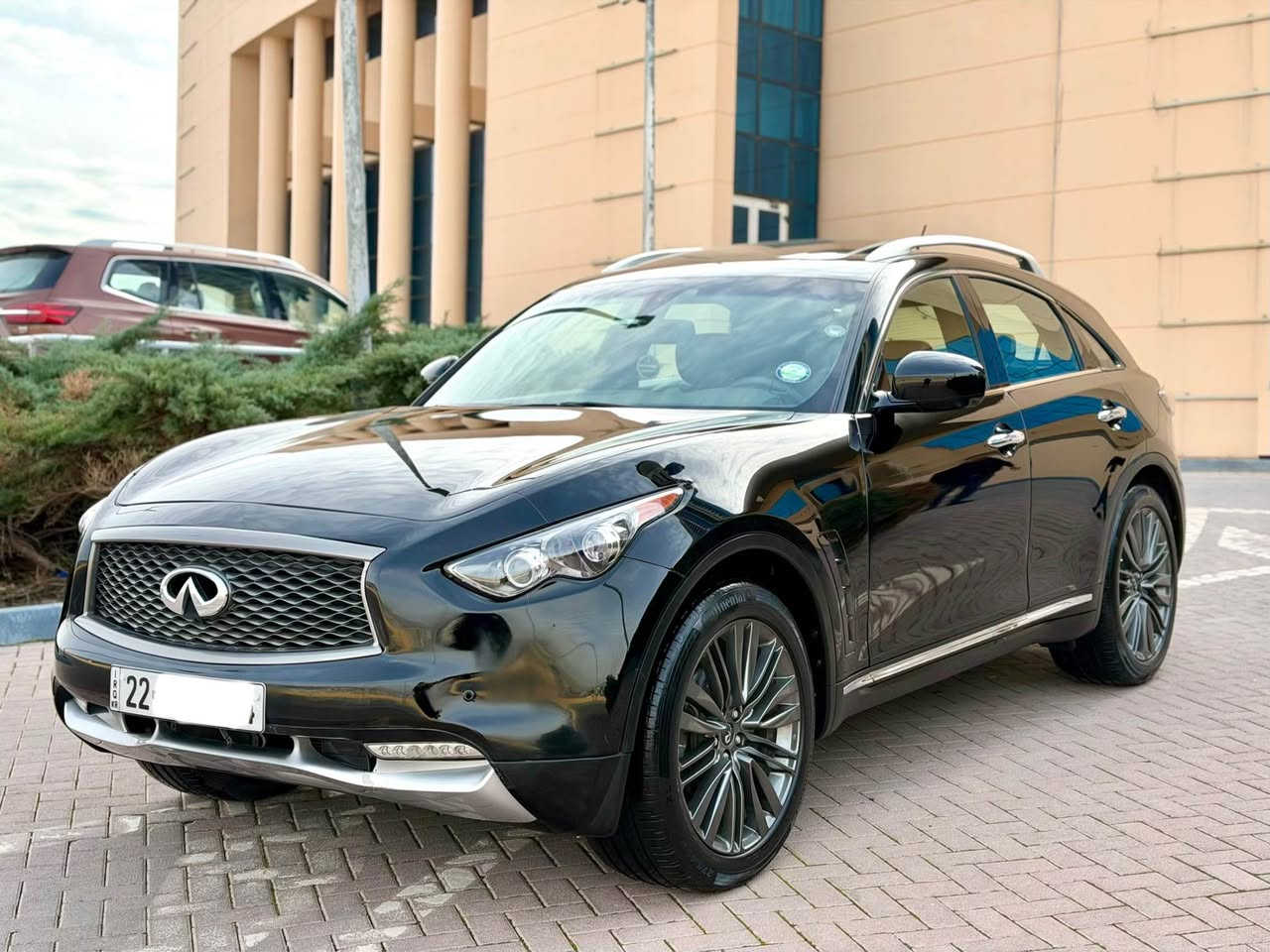 NISSAN INFINITI QX70  2017 LIMITED

نيسان انفنيتي ليمتدد  ٢٠١٧

سعر مناسب مستحيل نظافه بي هيج سعر ١٦٨ ورقه مجال

ملاحظه : سياره قطعتين بس كلير بعد شخت باردحتي رصعه مابيها بشرت سونر موجود سياره جديدا١٠٠/١٠٠ 

فول فول مواصفات
سلايد
٦سلندر تنفس تبيعي
دواغل اللونين اسود او كريمي
كشن جلد و كاربا
كشن خزن وتدفية و تبريد
فور ويل 4X4 
شاشه و ٥ كاميرا
رادار امامي خلفي ورادار شارع
تحكمات ستيرن
ماشي ١٧٠ الف كم
بعد مواصفات انفنيتي معروفه ..........
سياره كلين تايتل مابي حادث ولا ارباك مابي شي بس بي العراق قطعتين كلير باب سايق او بونيت بدون دواغل بدون ارباك بس كلير بي سبب شخت بسيط و بعد صابغين 

گير محرك تاقم صدر تبريد تدفيه كله بشرت محرك مامفتوح

سنوي رقم جديد بي اسمي سياره تحويل مباشر 

سعر سياره مناسب  ١٦٨ ورقه بيها مجال 

مكان سليماني 

***********
***********
___________________________________________
NISSAN INFNITI QX70 LIMITED  2017
فول فول مواصفات 
سلايد
٦بستون بى توربو
ناو دوو ره نك ره ش و كريمى
كوشن جلدوكوشن كاره با
كوشن ساردو گه رم و خزن
ده بل اكسل 4x4
شاشه و ٥ كاميرا
رادا رو خه تى جاده بيش و دوا رادار
حاسه ى بيش و دوا
سوكان فرليوم و تحديد سرعه
١٧٠ هه زار كم روشتوه
له گه ل زوور مواصفاتى تر............

سه ياره كه كلين تايتل داغل بووه ليره دوو بارجه ى بووه به بوياغ بى ناوكرتن بى ارباك حاديثه ى نيه بى ئه وو دوو بارجه يه سه ياره كه شخت و ساردوو جاليشى نيه به شه رتى سونر

گيرو مه كينه و تاقم بيش و ته بريدساردو گه رم به شه رت 

سه نه وى ره قه مى تازه يه به ناو خومانه ته حويل به شه رت

سعر ١٦٨ ورقه و مجال 

شوين سليمانى 

***********
*********** السليمانية, العراق
