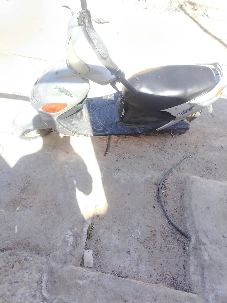 دراجه دولفين مجفته وعوزه باتري السعر 300وبيه مجال الرقم ***********
