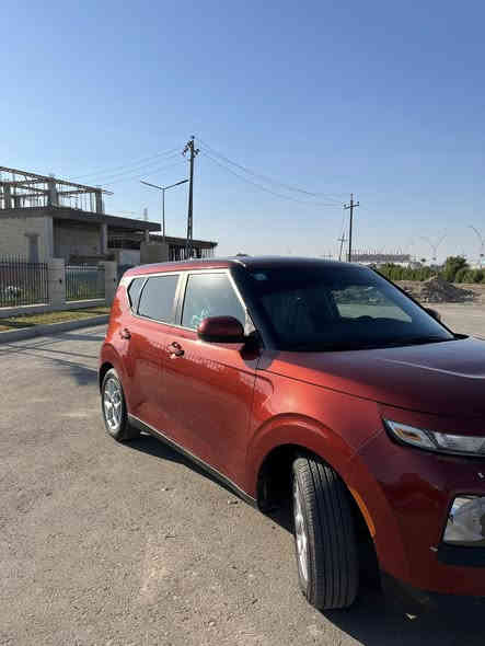 السلام عليكم كيا صول موديل2021  الضرر بنيد فقط ومبدل نفس لون بارد بالباب الخلفي 
بدون ايرباك  
فئه sمو العاديه المواصفات
رادار امامي 
رادار خلفي 
رادات جوانب 
توقف ذاتي 
اطفاء ذاتي 
كشن كهرباء وبعد بيها هواي مواصفات تريد بيع تريد مراوس عادي  
ماشيه 22km
والي يحب يتصل هذا رقمي 
***********
