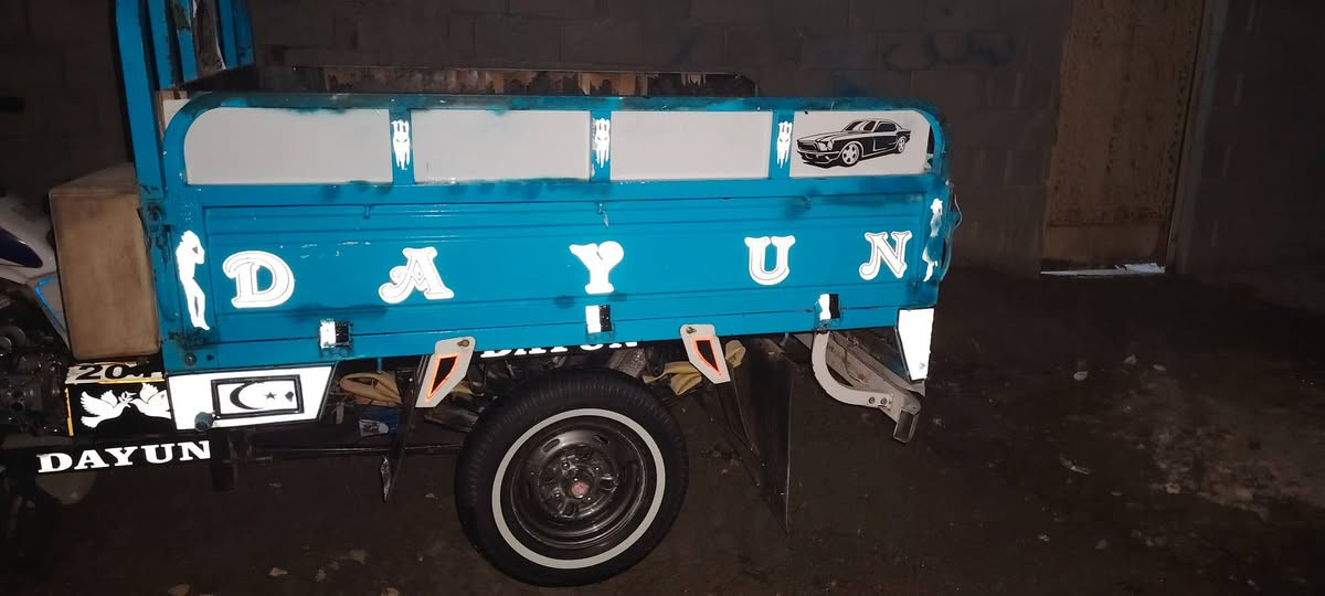 سلام عليكم ورحمة الله ستوته موديل 2018/ستوته خير من الله كلها جديد محرك كارتون صاله شهر ونص باتري جديد تايرات ابو الخطه جدد اكسن جديد سدر جديد ضفيره جديده كهربايات منطول لطول جدد مضخم ما صاله شهر من شديته اوراق صولي بدي نضيف صبق حراري ومزروق شاصي قطرت لحيم مابيه المكان الشطره وهذه رقم ***********السعر خاص
