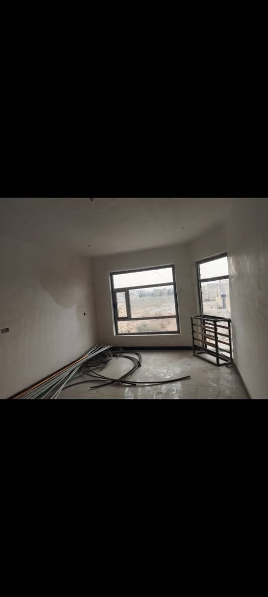 🏡بيت للبيع 🏡
طابو⬅️ اسهم مداور

💥العنوان⬅️ شارع السفينه قرب جامعة الامام الصادق 

⭕شارع 8 منر 

⭕مساحه 160 متر 

⭕واجه 9 منر نزال 18 متر 

طابقين طابوك🏡 كونكريت 

يتكون من 

▪️خمس غرف ▪️ثلاث صحيات▪️ اثنين صاله▪️ استقبال▪️ مطبخ 

االسعر💸💸 خاص 

للاستفسار الاتصال📞 على***********
