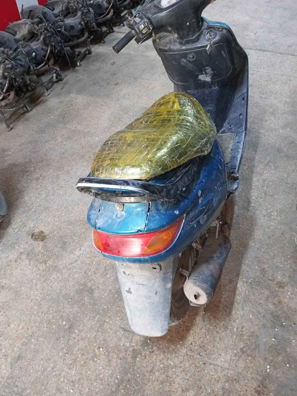 300 وبيها مجال نجف ما عزيزي نظيفه ***********
