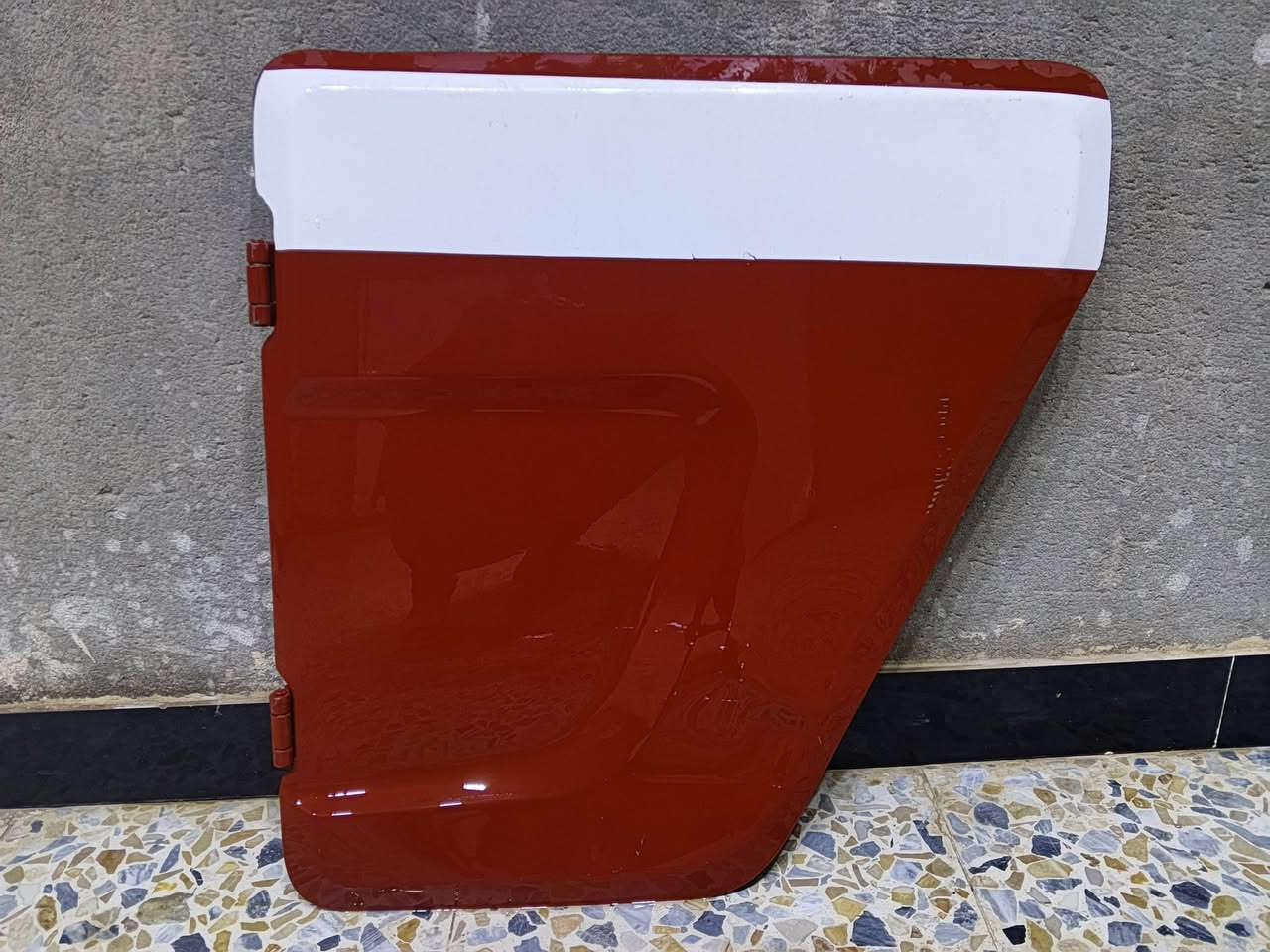 باب تڪتك للبيع تي في إس جديد وشخط مبي فقط ضرب خفيفة وممبينة مكاني واسط قضاء الحي للاستفسار يرجو الاتصال ***********
