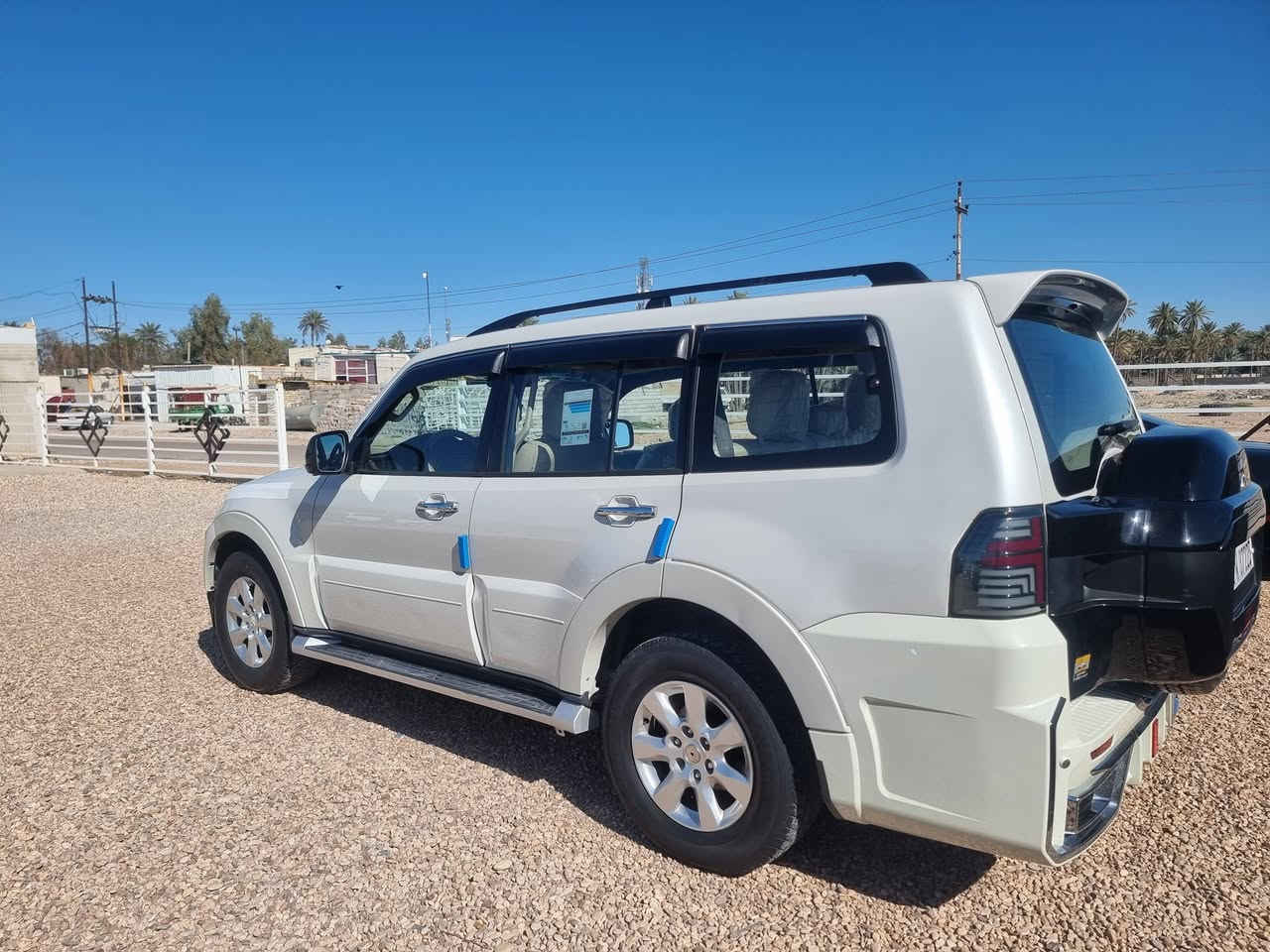 باجير حبتور اسبورت فول موصفات موديل ١٤ مكفوله كفاله عامه موصفات محرك ٣٥٠٠ محرك وكير مكفول برغي واحد مامفتوح بيها تبريد ٣قطع كشنات كهرباء فتحه كامره شاشه حساس خلفي مانع انزلاق مثبت سرعه مري شفط اشاير بل مري زراك لايت منضومه زنون فور ويل اربع وضعيات فول دمام باقي الموصفات معروفه لون ابيض صدفي المرغوب رقم بغداد ابسمي هزا وسنويه جديده تحويل ثانيم السياره كلش متعوب عليه برغي مابيه نقص تحديث لجماليه وكلا وكاله اصلي  السعر ١٥٩  رقمي ***********
