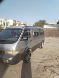 كيه بريجو 2004  تخم تاير جديد.  المكينه 3000 ما بيه لا تنقيص ولا بخار....