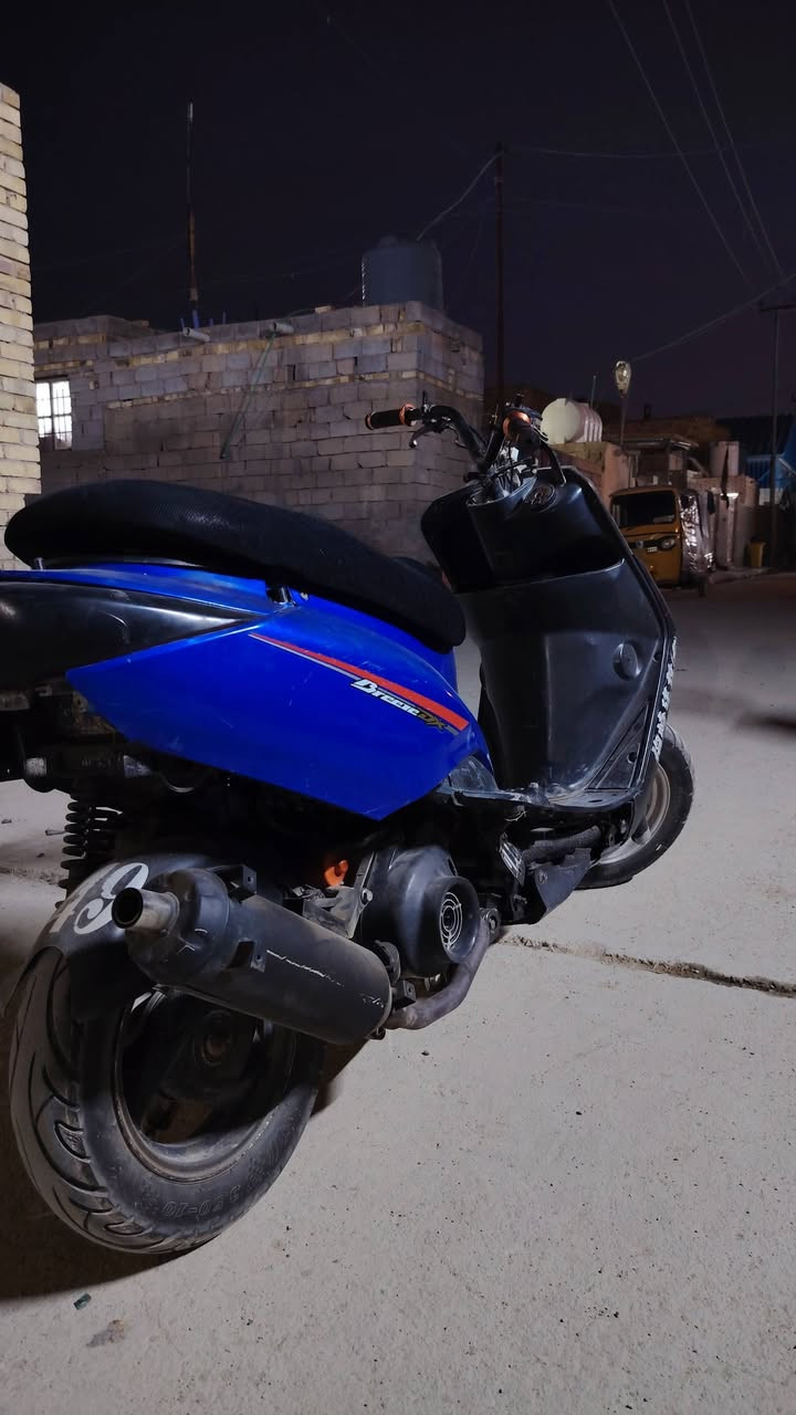 حيهم شبابنا الاريحية

شوفلي هذا الوحش ملك المطارح
يحب المزامط و الشوف يعمي الخوف
دراجه بريز بيها مكينه مال ماكس
دراجه شلعه و معدل و بيها تزويد
و ما اسولفلك تعال و افحص

السعر 325 يعني خل يعيش الفقير
دراجه تريد خيال

*********** واتساب و اتصال
