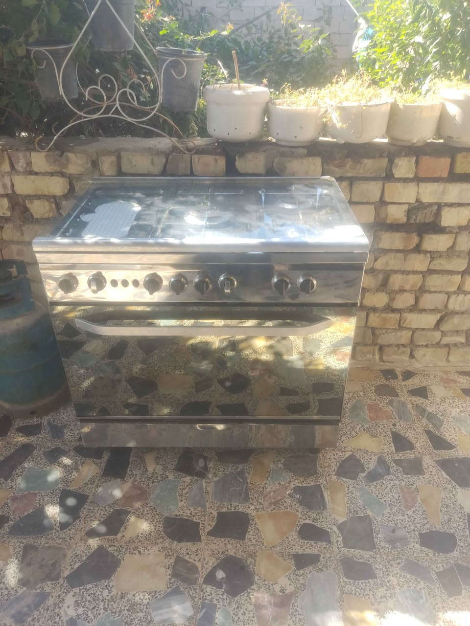 طباخ مصري فرش قياس 90×90 نضام بوري فرن منفصل كل دگمه بوحدها نار زرگه عنوان بغداد فلكه حي النصر قرب العبيدي لايوجد خدمه توصيل الطباخ بي مجال شوي للستفسار اكضر اتصل على الرقم *********** يوجد واتساب بغداد, العراق
