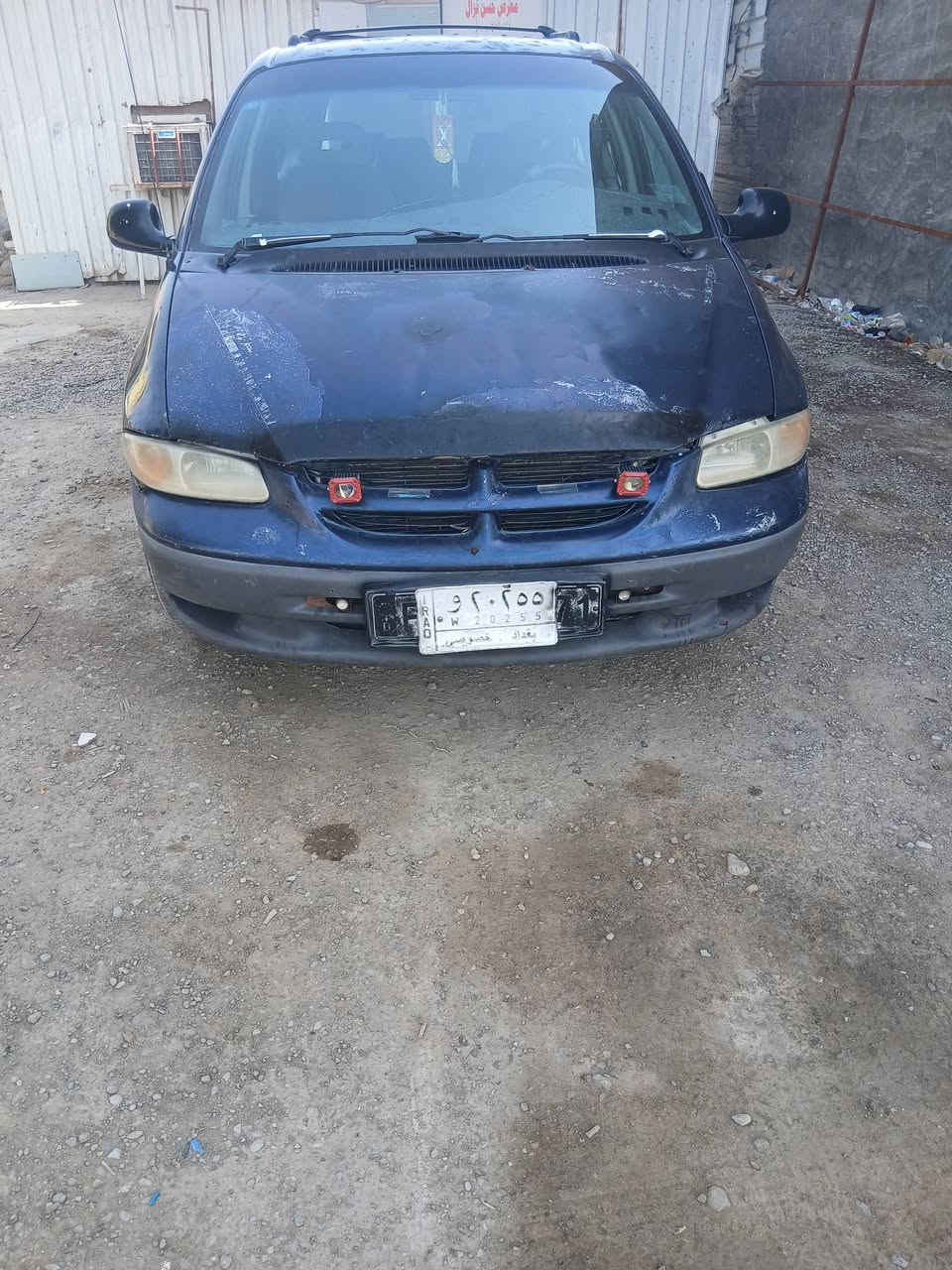 السلام عليكم دوج كرفان للبيع رقم بغداد بأسمي السنويه مجدده لل27 محوره كورلا ياباني گير مكينه زينات مكان السياره واسط الصويره السعر 30بيها مجال   رقم الهاتف /***********
