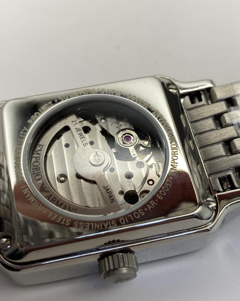 Emporio Armani Diego
جديد كُليًا 
اصلي كامل المرفقات 
اوتوماتيك قلب مفتوح ظهر كشف 
ابعاد الساعة ٣٢*٣٧


**إذا كنت صاحب هذا الإعلان وتريد حذفه لأي سبب، رجاءا أرسل رسالة إلى الدعم الفني**