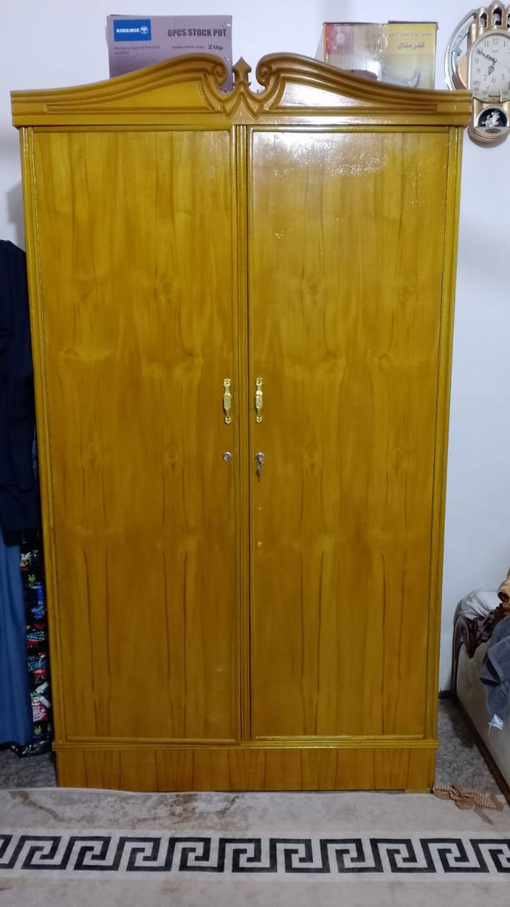 تخم 5 قطع 500 الف
كنتور 150
جرابي ثنين الوحده سعرها 80 
الاستفسار ع الرقم ***********
