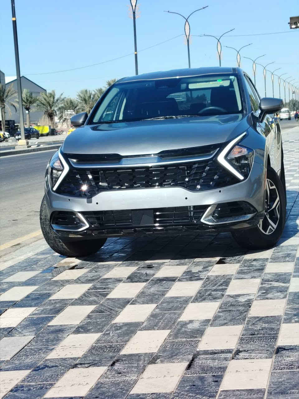 السلام عليكم كيا سبورتج موديل 2024 وارد امريكي حادث جاملغ بنيد مبدل فقط بدون رقم مواصفات السياره تحكم اربع جهات شاشة لمس كامرا خلفية رادار امامي رادار جوانب كراسي تدفا قطعتين تبريد حساسات خلفية أنظمة قياده ويلكب 17 محرك 2500  للاتصال على رقم ***********مكان بغداد زعفرانية يم جسر
