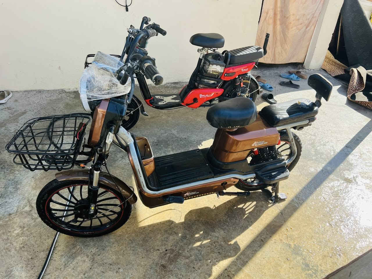 سلام عليكم دراجات شحن للبيع  موديال ٢٠٢٥ الدراجات خير من الله انضاف الكهربايات شغاله كامله ابلاتوث  ٥بطاريات كبار  دراجه فول  سعر الوحده ٢٠٠ مكاني ديالي بعقوبه التحرير  الستفسار اتصال برقم ***********
