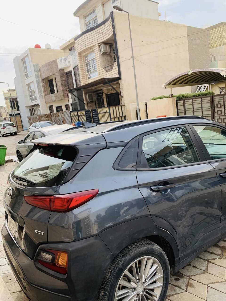 السلام عليكم كونا 2019 للبيع وارد امريكي فول مواصفات محرك 2000 دوش كير AT مكفول سياره بيه البنيد مبدل ومصبوغ سياره جاهزه من جميع نواحي صدر محرك كير تبريد كله جاهز مواصفاته رادار امامي حساسات اماميه خلفيه سياقه ذاتيه بصمه سلايت تدفئه بلستيرن سياره حلوه وخير من الله وبل عافيه على الياخذهه سعره ١٣٠ وبيه مجال مكان سياره بغداد اليرموك. ***********
