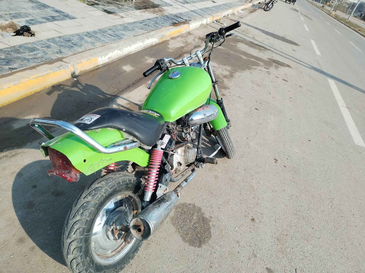 سلام عليكم دراجه هونداي بطح للبيع دراجه بلادي + تحوير نوزل الى كابريتر دراجه خير من الله مكان نعمانيه سعر خاص مو شراي لا يتعبني هاذه رقمي ***********
