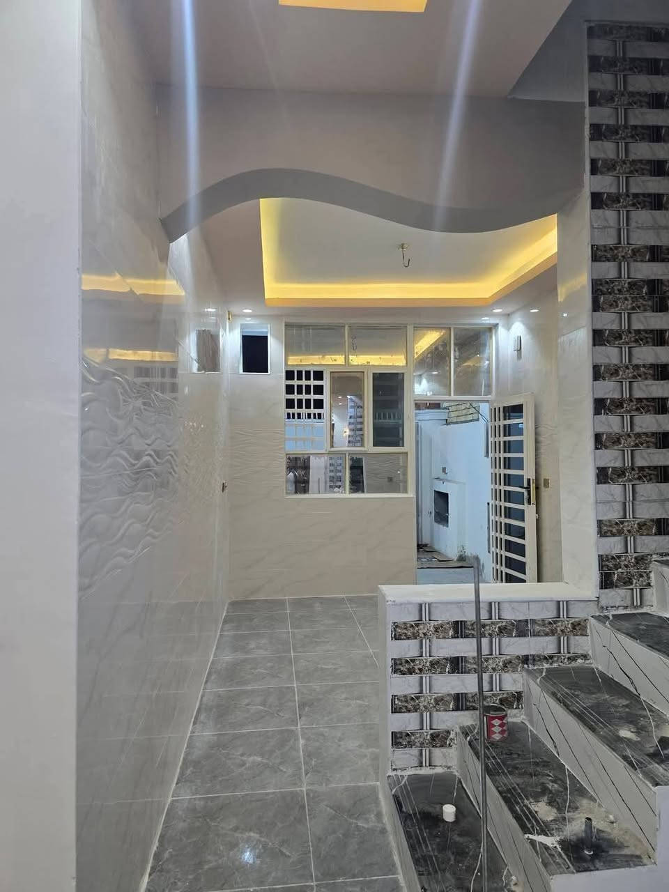 #ب57مليون🙋‍♂️بيت150متر فول 
#يعلن_مكتب_العراق_مقابل_قرية_لغدير_عمود289_مباشر

#__مساحه_لبيت_لواحد150متر_مربعه  
#_عرض الشارع 18

#بيت_طابو_زراعي_سند25

#سعر_مليون57_وبيه_مجال  

بناء حديث
غير مسكون
بناء ممتاز جدا 

 عنوان لبيت النجف 
#مقابل_ملحق_قرية_الغدير_مباشر 
يحتوي لبيت على+ غرفه2 +صاله +ستغبال +مطبخ +صحيات بلداخل +وصحيات بلخارج 

***********وتساب
