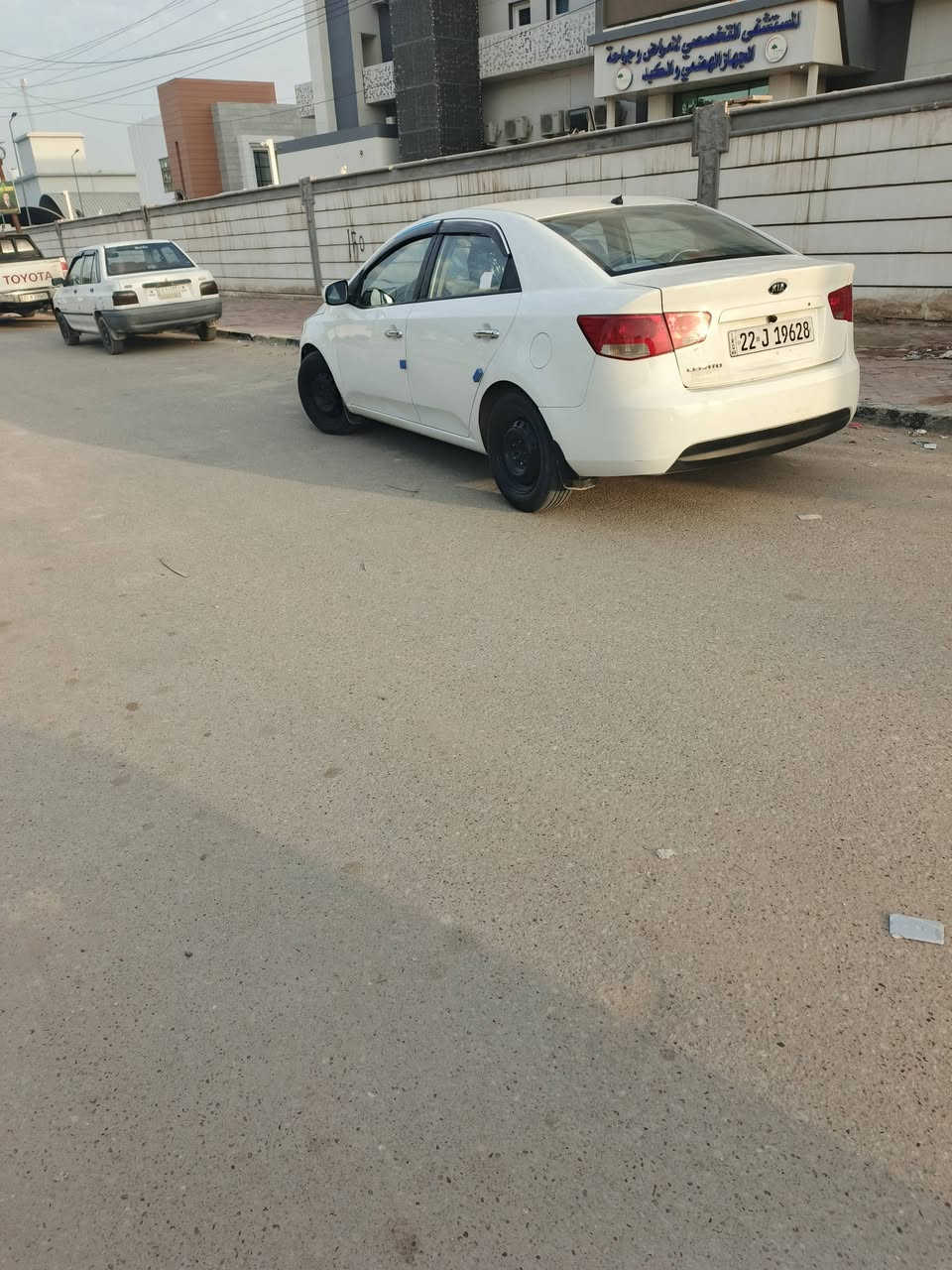 السلام عليكم ورحمه الله وبركاته اخواني الاعزاء سيراتو موديل 2011 اربيل دولي قبل شهر مجدد بأسمي سنويه 30 سياره جاهزه من مكينه گير حداديه تبريد تخم تاير شاشه كامره كهربائيات كله جاهزه بيهه صبغ بدون دواخل مكفوله شواصي حوظ تكم سعره 92 وبيه مجال للطيبين العنوان نجف اتصال ***********. واتساب موجود
