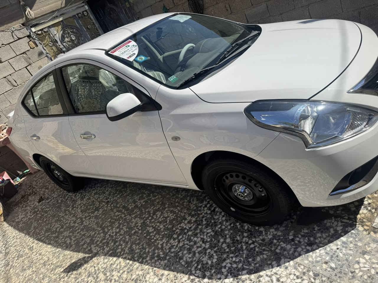 نيسان صني موديل 2024 ماشيه 7الف ونص السعر 120 اي استفسار هاذه رقمي ***********
