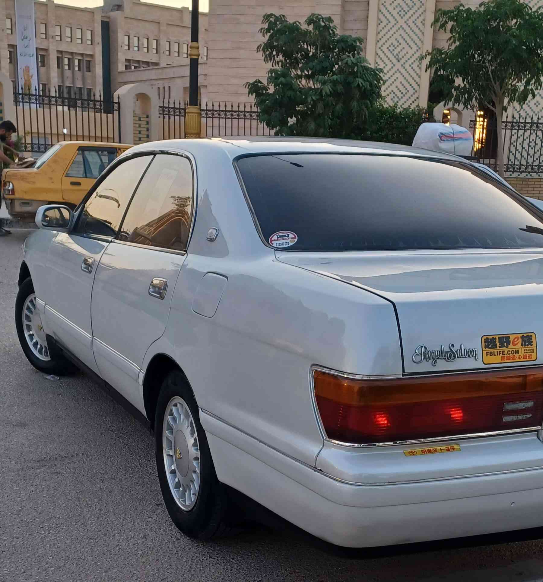 يالله بطة منفصل موديل 1994 رقم كربلاء بسمي هزة جديدة تحويل مباشر مكفولة كفالة من ضربة وكص ونقل جثة ومكينة وكير وحدادية وتبريد خير من الله جاهزة السيارة 
السعر 59 وبيهة مجال للطيبين 
مكاني كربلاءرقم صاحب السيارة(***********)(***********)
