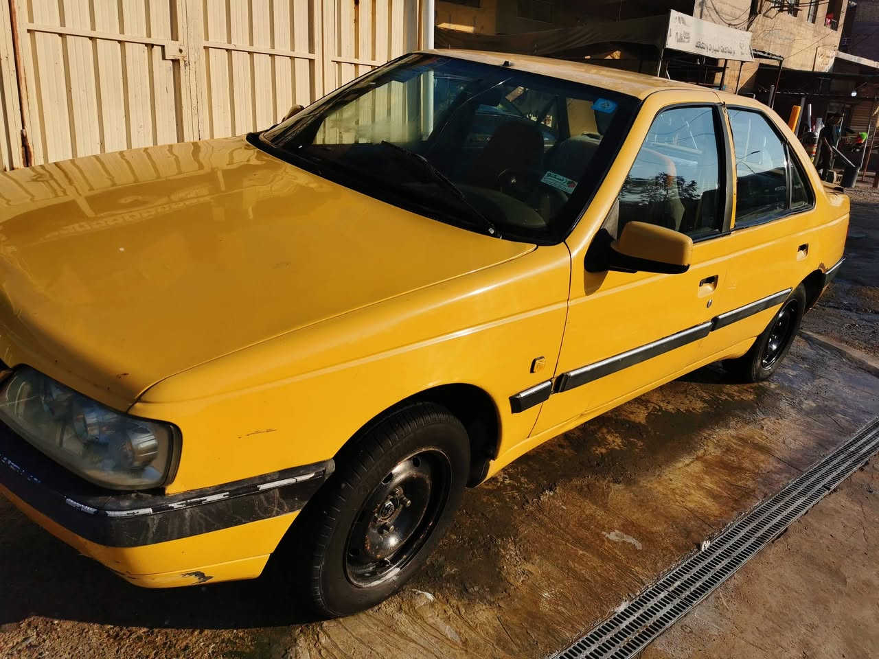 السلام عليكم
بيجو لميس موديل 2015  للبيع مكينة بيها تبخير
مكاني بغداد
*********** السعر 27 وبيها مجال
