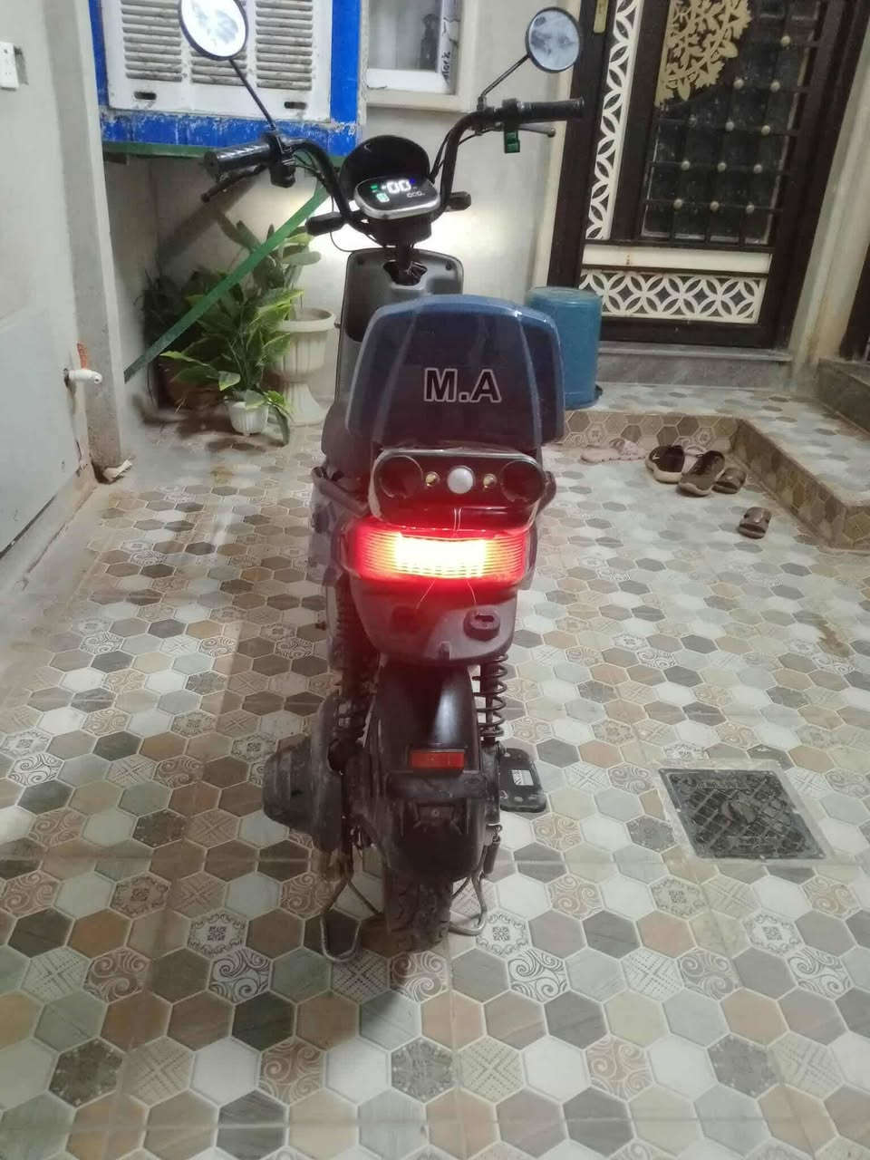 متاح ماطور شحنMA
***********
المكان جانب الأيسر 
يارمجه الشرقيه
