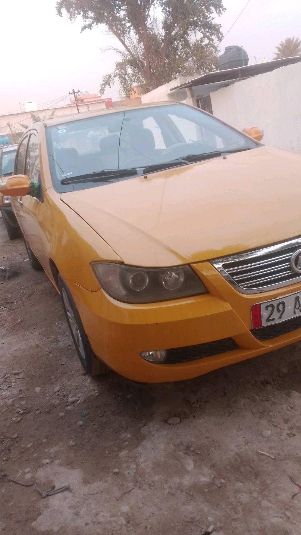 سلام عليكم ليفان موديل رقم نكليزي 13بسمي سياره محرك كير خير من الله مصبوغه عام الجماليه بيه ضربه جاملغ الأيمن فقط 
تبريد نقص كمبريسر حداديه نص عمر 
عنوان بغداد الزعفرانية الشراي بخدمتك 